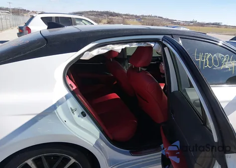 2020 Toyota Camry Xse V6 z USA, uszkodzony, nr VIN 4T1KZ1AK1LU038317